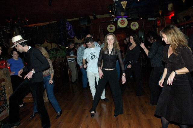min 2005 12 18 sharkys 164